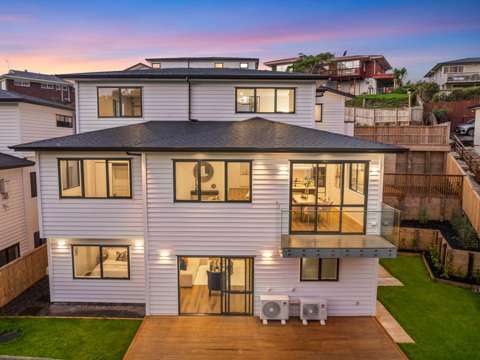 Mount Roskill 6房  Elevated Elegance with Parkside Living