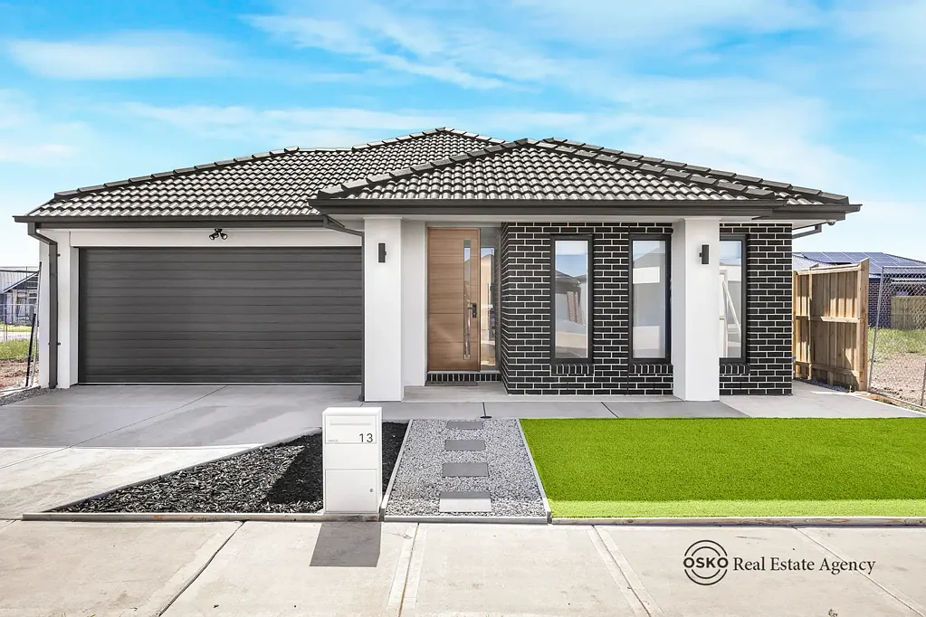 Deanside 4Kwarto East-Facing Family Haven at 13 Deanside Drive, Deanside VIC 3336 – Exclusively Presented by Deanside Expert Mandy Sandhu