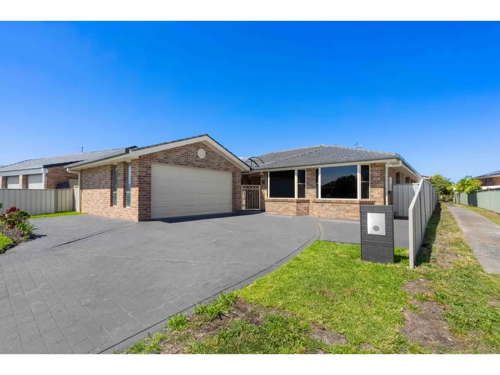 13 Victoria Place, Forster, NSW 2428
