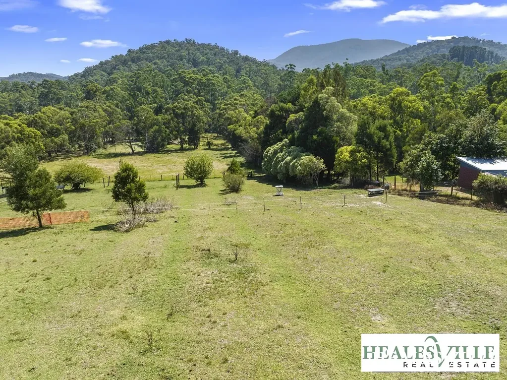 Healesville 近10英亩土地 边界Watts River 靠近Maroondah Reservoir Park 享Healesville便利 自给自足梦想地 A Grand Position for your Grand Design