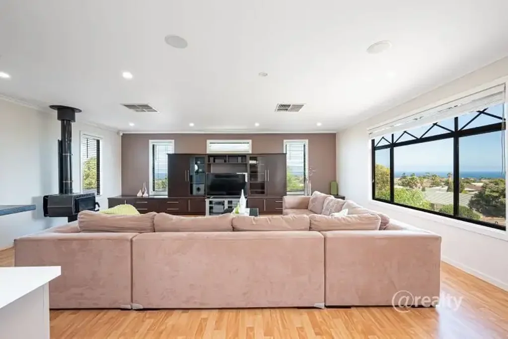 Hallett Cove 5Phòng ngủ Exceptional 5-Bedroom Family Home with Spectacular Coastal Views.