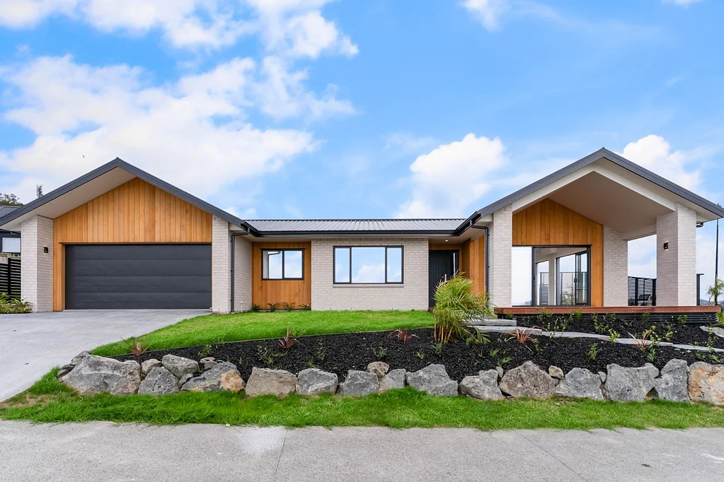 Stanmore Bay 4 Slaapkamer Luxury, Effortless Living, Brand New & Views