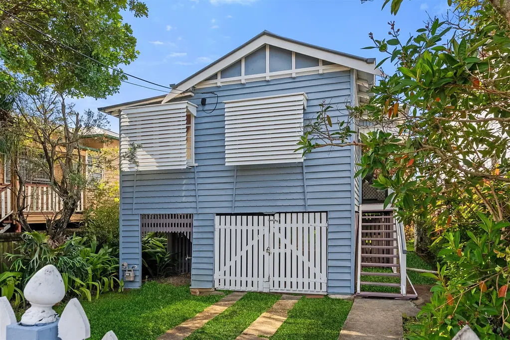 11 Laura Street, Stones Corner, QLD 4120