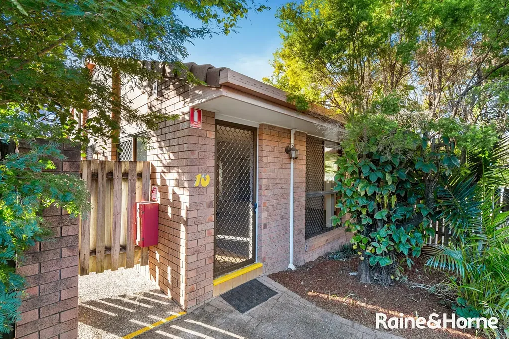 Redcliffe 2 Bedroom Low-Set, Standalone Villa - Private & Low Maintenance