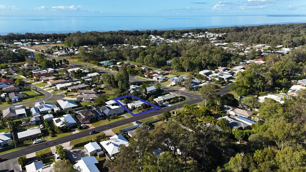 Toogoom 3 Bedroom Experience The Ideal Blend Of Comfort And Lifestyle Only A Short Stroll To The Beach