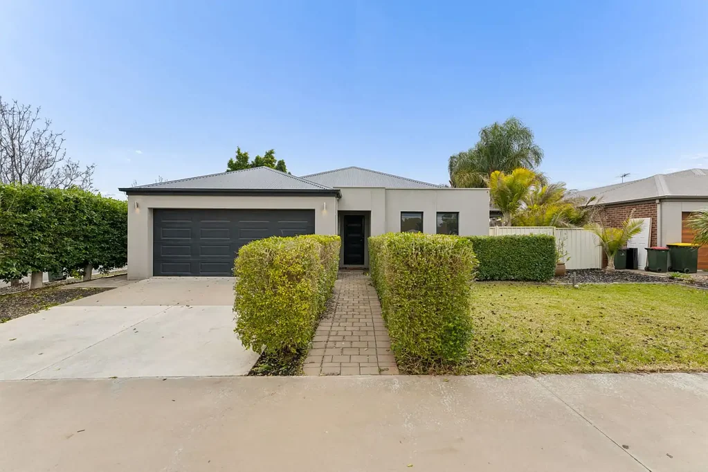 Mildura 3ਬੈੱਡਰੂਮ PERFECT HOUSE & SHED COMBINATION