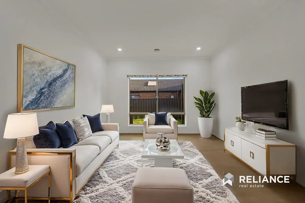 Wyndham Vale 3chambre Unbeatable Family Home Awaits at 1262 Ison Road, Manor Lakes – Your Dream Home is Here!