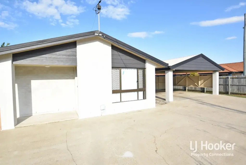Freshly Updated 2 Bedroom Duplex. Walk to Everything!