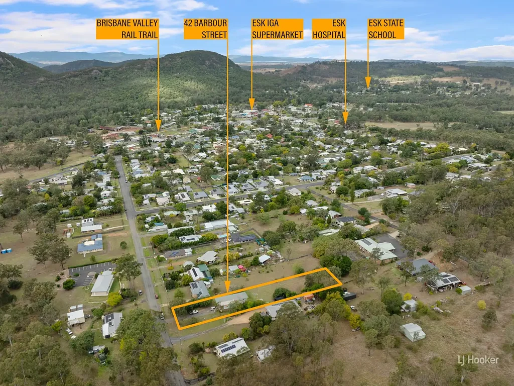 Esk 4房 占地2,023平方米的宽敞家庭住宅，坐拥山景 Spacious Family Home on 2,023sqm with Mountain Views