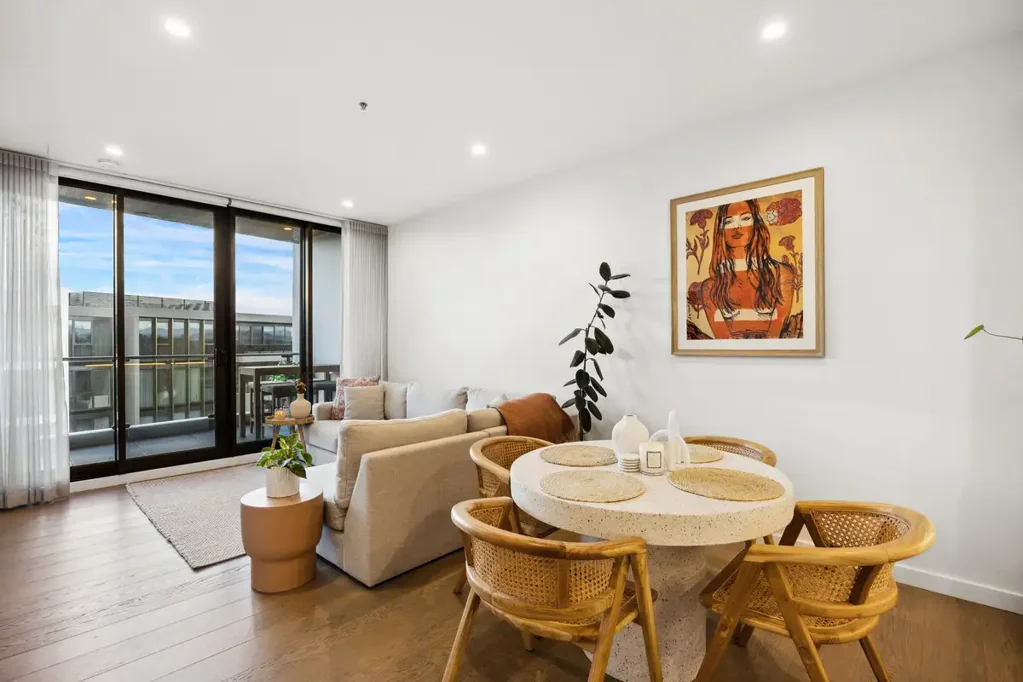 Luxurious Furnished Two Bedroom Apartment in Parkes