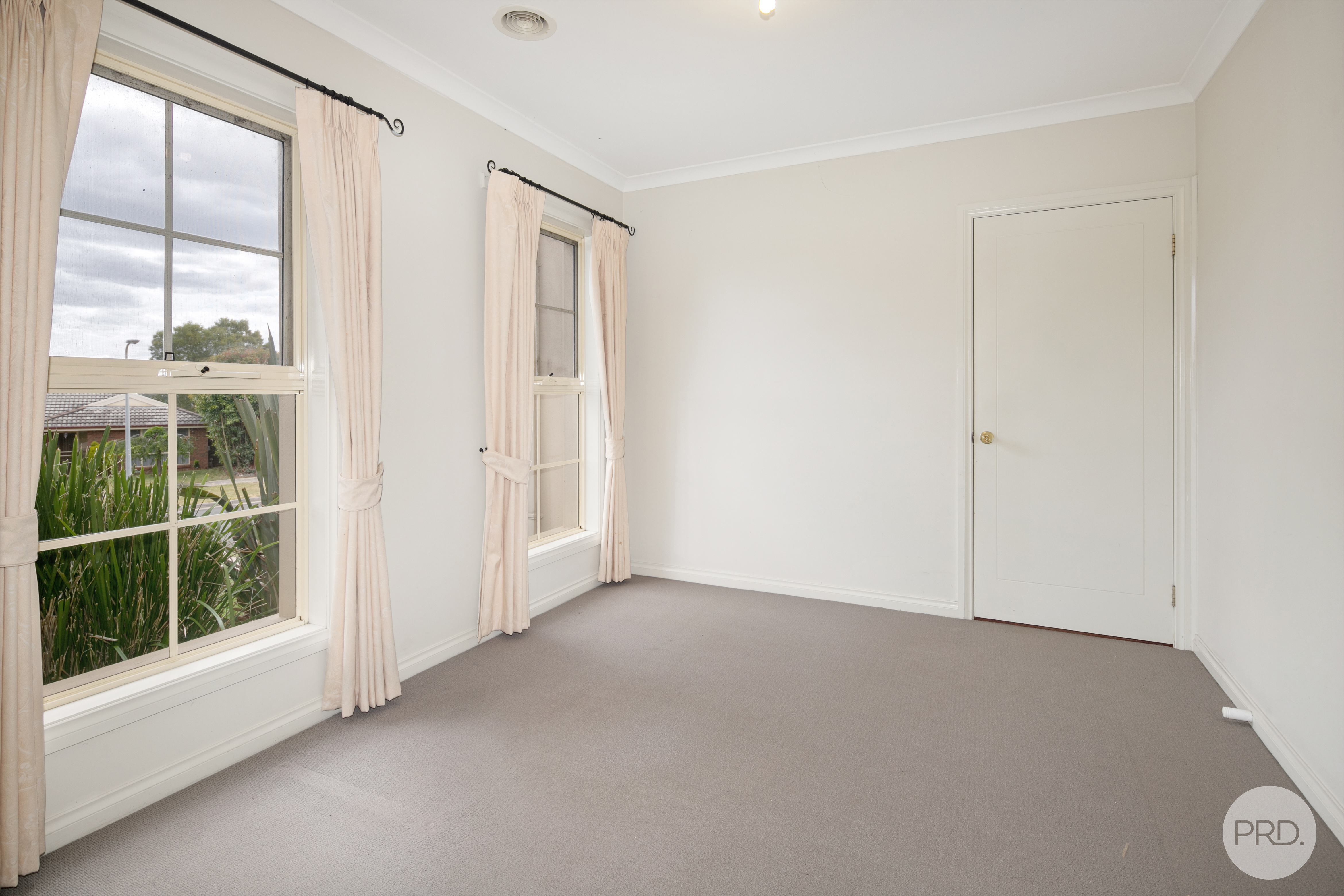 11 OAKBANK DR, MOUNT HELEN VIC 3350, 0 chambres, 0 salles de bain, House