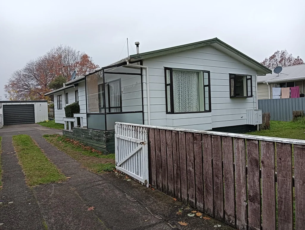 LARGE 3 BEDROOM WITH ENSUITE
