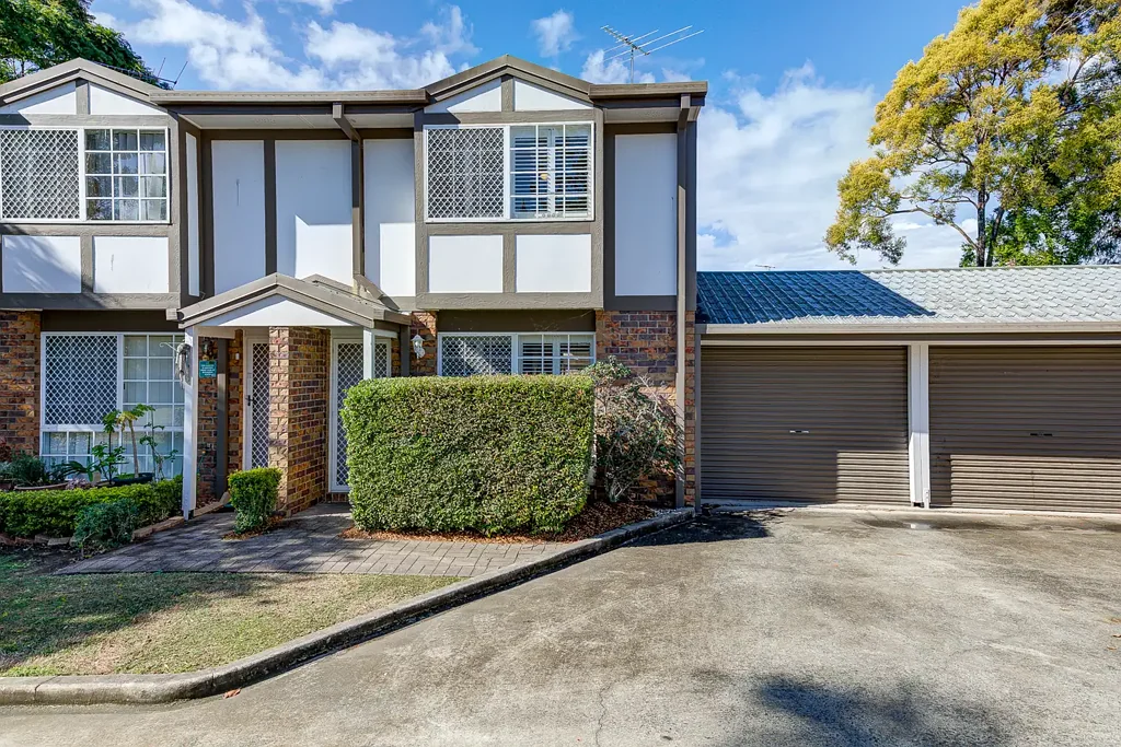 Neat and tidy Townhouse in a Lovely Boutique Complex