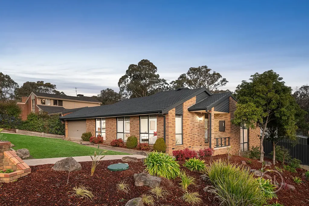 Eltham 3ਬੈੱਡਰੂਮ A Contemporary Update For Timeless Appeal!