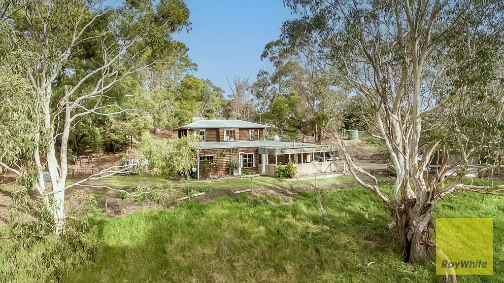 Toora 3 Slaapkamer Country Living on 2.5 Acres (approx.)