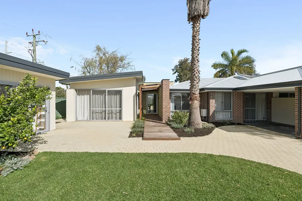 Padbury 4 Bedroom Where Cool Meets Comfort!