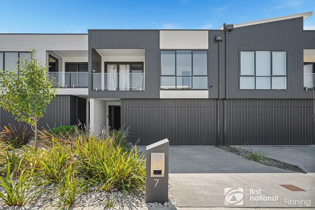 7 Savoy Grove, Cranbourne North, VIC 3977