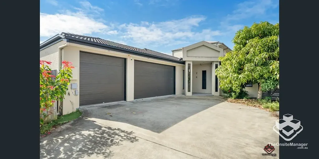 FRESHLY RE-PAINTED - FAMILY HOME WITH DUCTED AIR CON