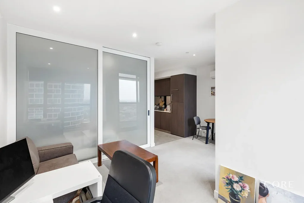 Melbourne 1房 墨尔本中央商务区心脏地带 Fulton Lane 一房公寓 城市繁华尽收眼底 顶级博世电器 优雅石质台面 宽敞淋浴间 恒温泳池 木质桑拿 健身房 豪华燃气壁炉 墨尔本景点近在咫尺 提升您的城市生活体验 Unmatched Convenience in Melbourne's Heart