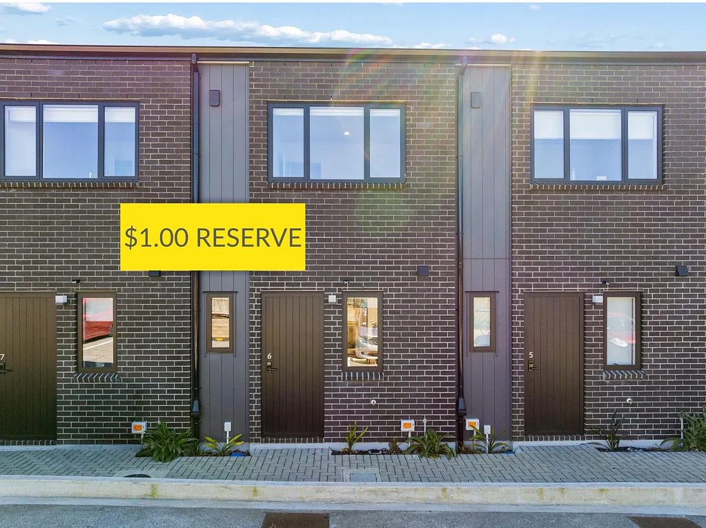 Mangere Bridge 2房  $1.00 RESERVE! A Brand-New Home for the Taking!