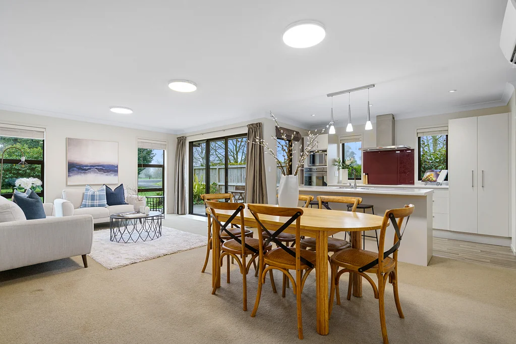 Cambridge Price reduced - Lifestyle awaits!
