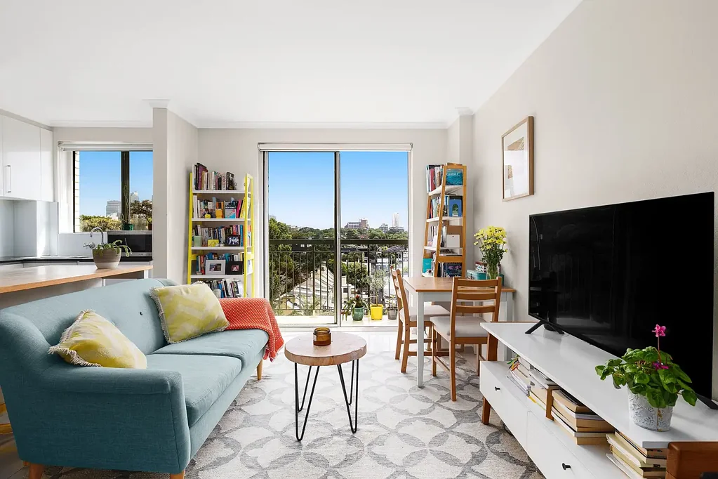Renovated Apartment with Stunning District Views