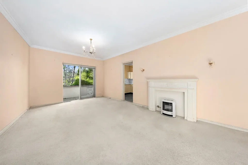 Roseville 2Habitaciones A Rare Offering, Peaceful and Leafy, Steps to the Station