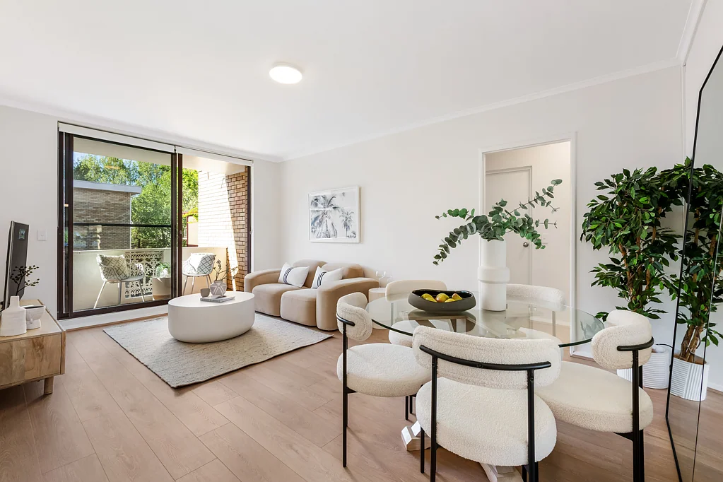 Randwick 3 Slaapkamer Immaculate, Oversized North-Facing Apartment Quietly Set to the Rear with Double Lock-Up Garage