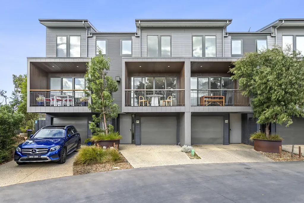 Luxury Townhouse Living with Golf Course Views