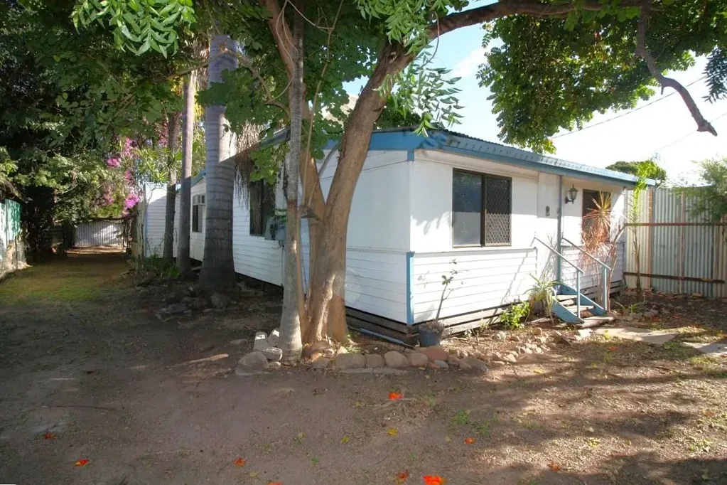 Charters Towers City 4房  TIMBER AND CLADD COTTAGE