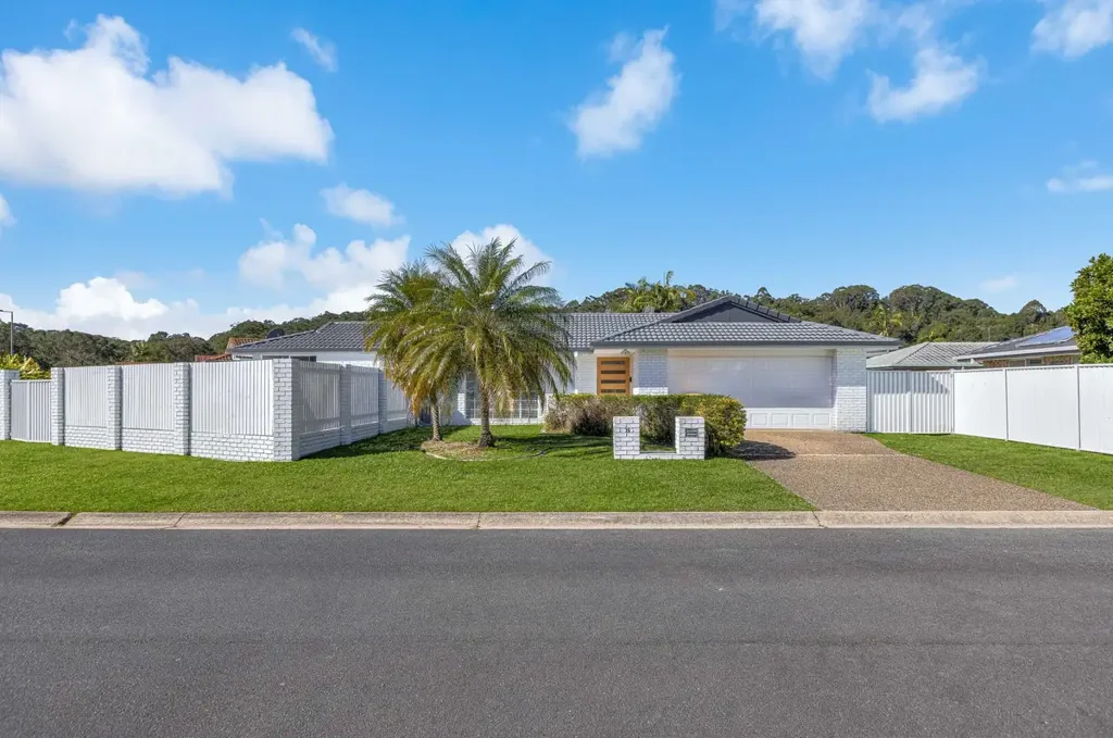 Spacious & Stylish 5 Bedroom Home - Perfect for Families!