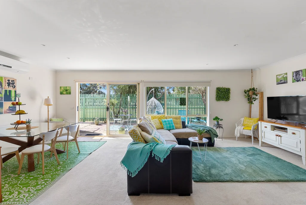 2/20 Centenary Crescent, Werribee, VIC 3030