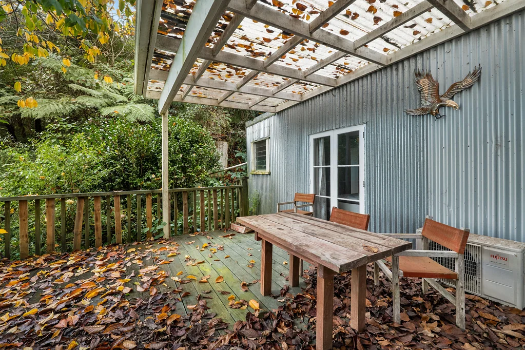 Waiomu 1Kwarto Renovate or a Fresh Start!