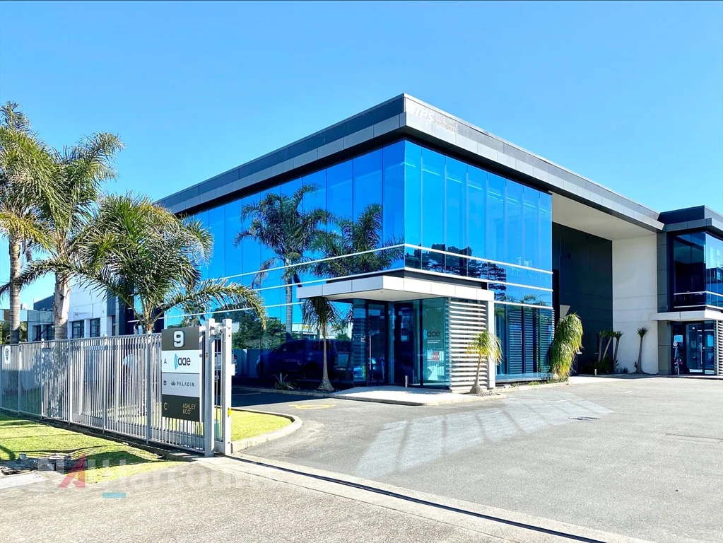 Rosedale Immaculate Commercial HQ!   467m²