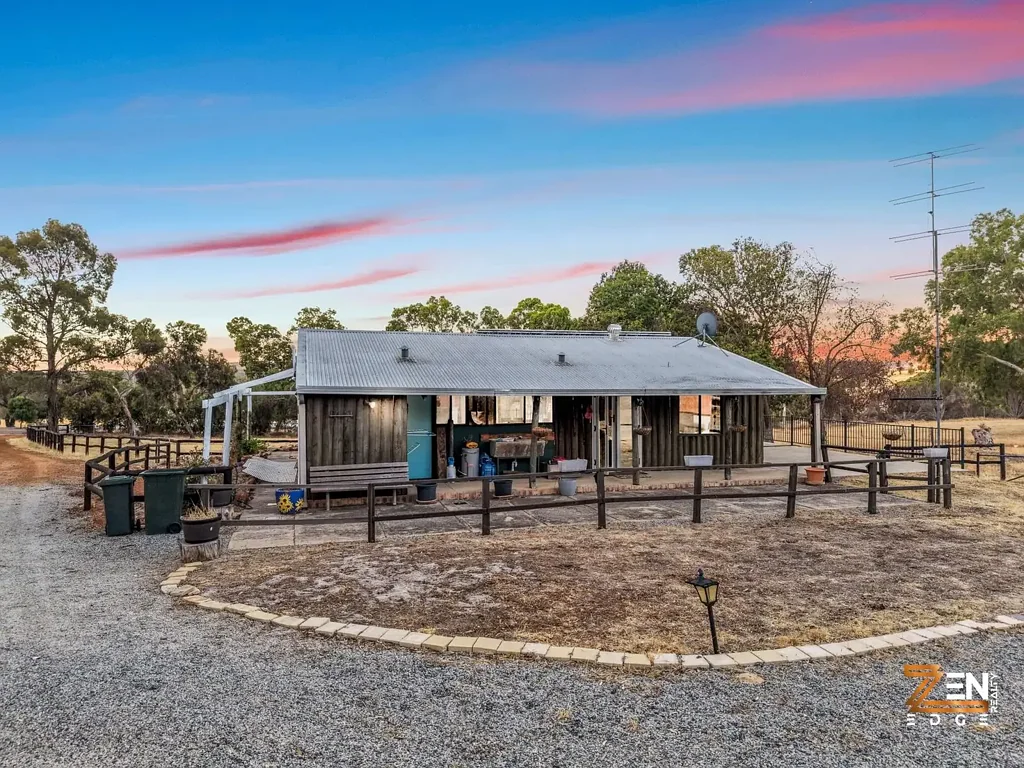 130 Benrua Road, Clackline, WA 6564