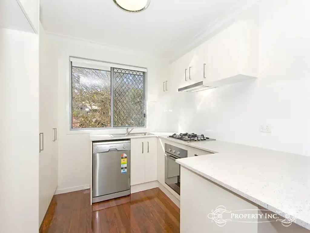 Ideally Located 2 Bedroom Unit