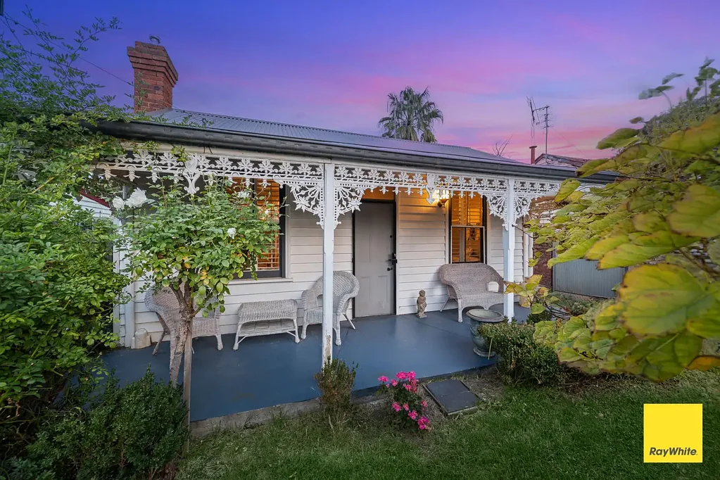 Eaglehawk 2房  AUCTION - IN ROOM @ THE DRAWING ROOM - 79 Olinda St, Quarry Hill VIC 3550