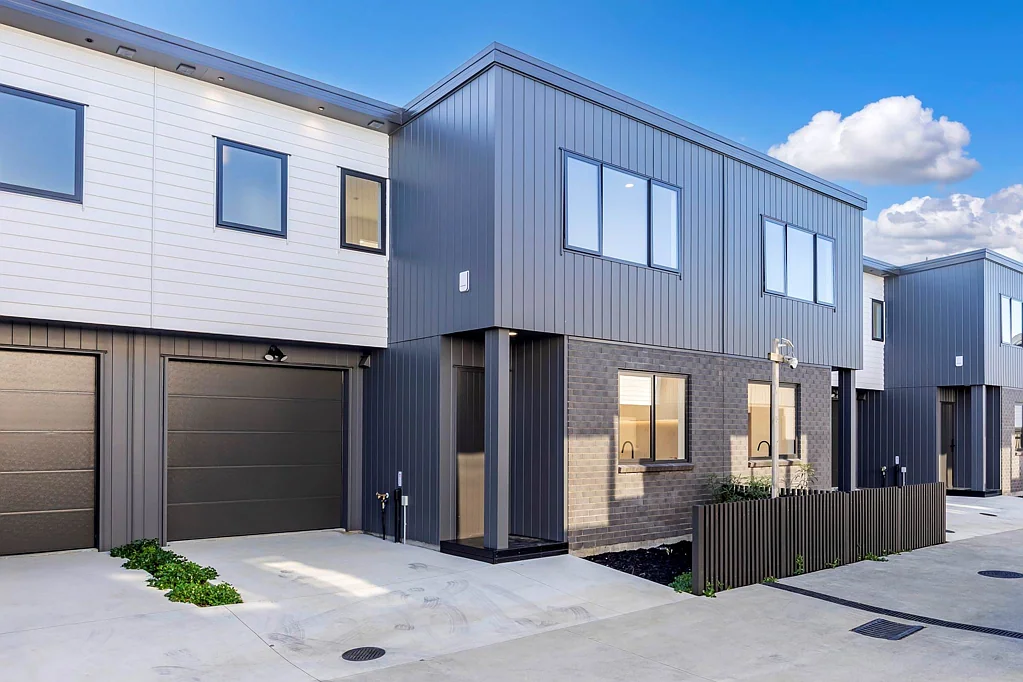 Glen Innes 3 Slaapkamer Luxury Homes Priced To Sell!!
