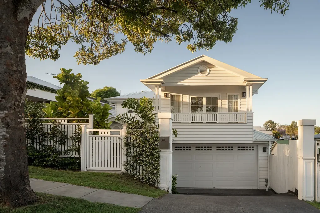 Balmoral 5 Bedroom New luxury family living with views