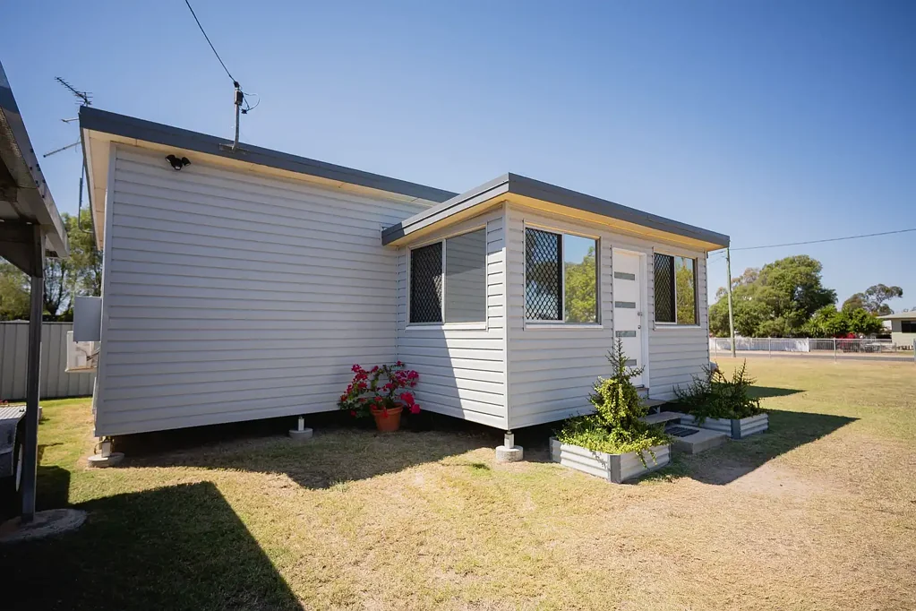 Roma 2房  Renovated and Ready to Move In