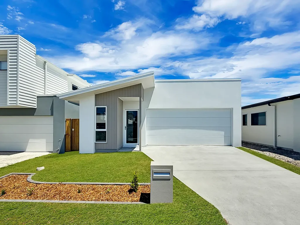 BRAND NEW 3 BEDROOM HOUSE - PALMVIEW