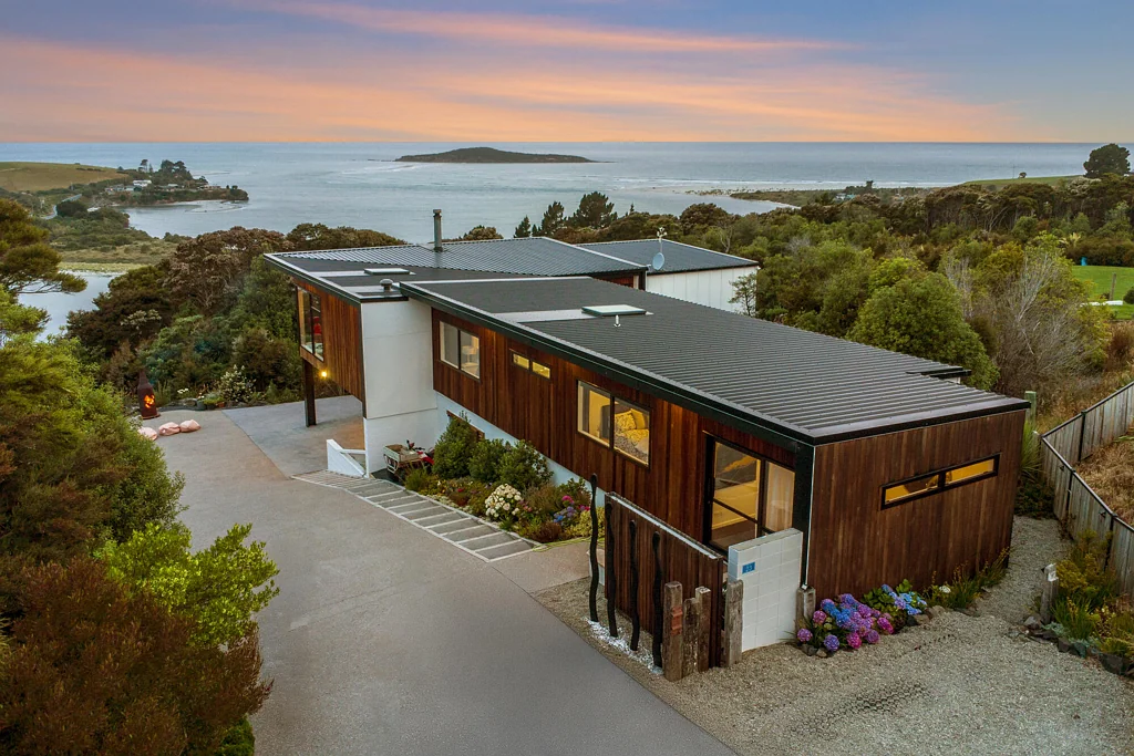 Taieri Mouth 4房  Refined Coastal Architecture with Views