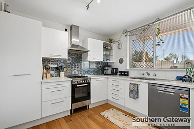 Orelia 3房  RENOVATED TOWNHOUSE WITH SPACE INSIDE & OUT