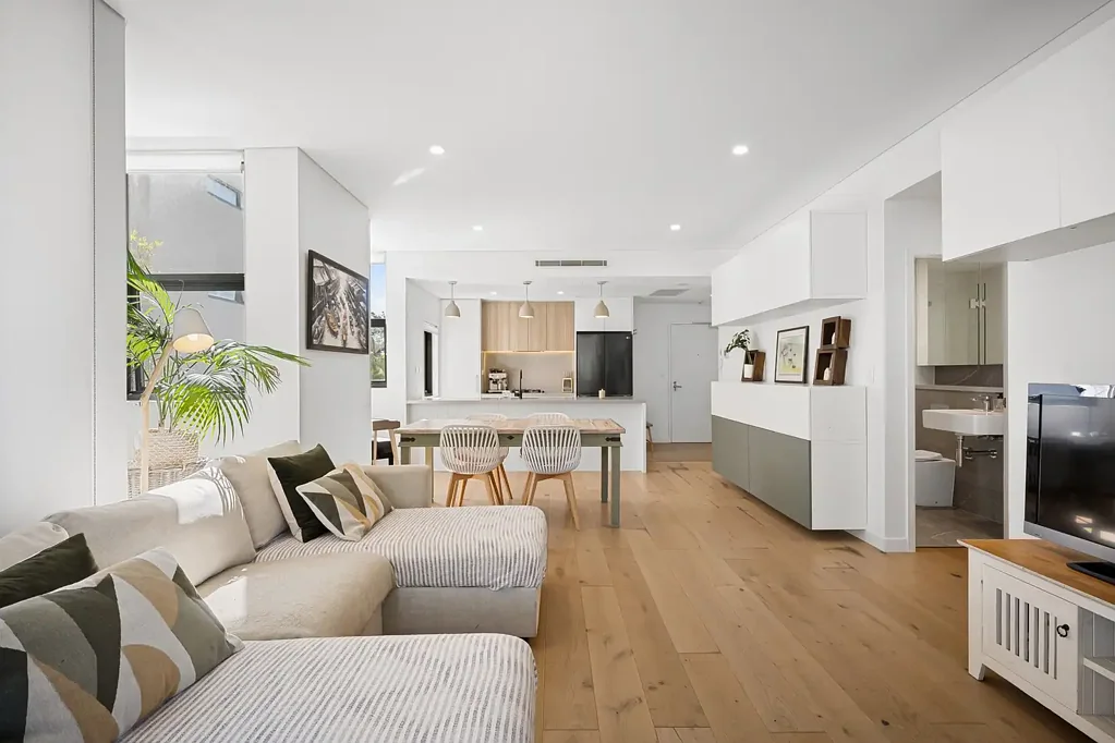 Jannali 2બેડરૂમ Sun filled private apartment in a convenient address