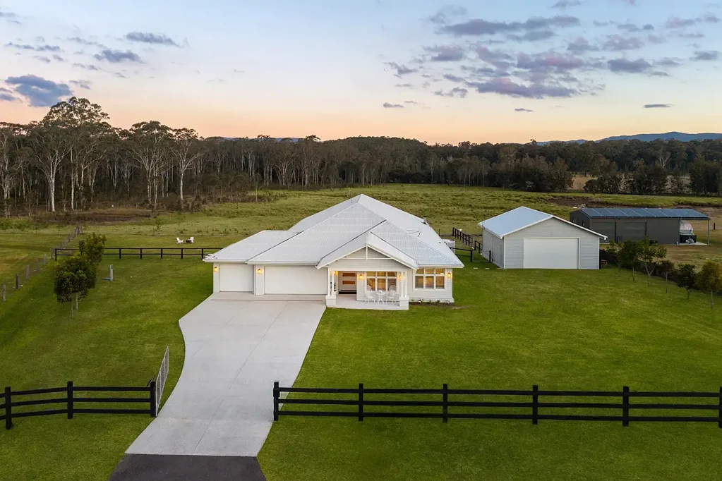 Millfield 4 Bedroom Luxury Rural Retreat with Resort-Style Living and Watagan Views