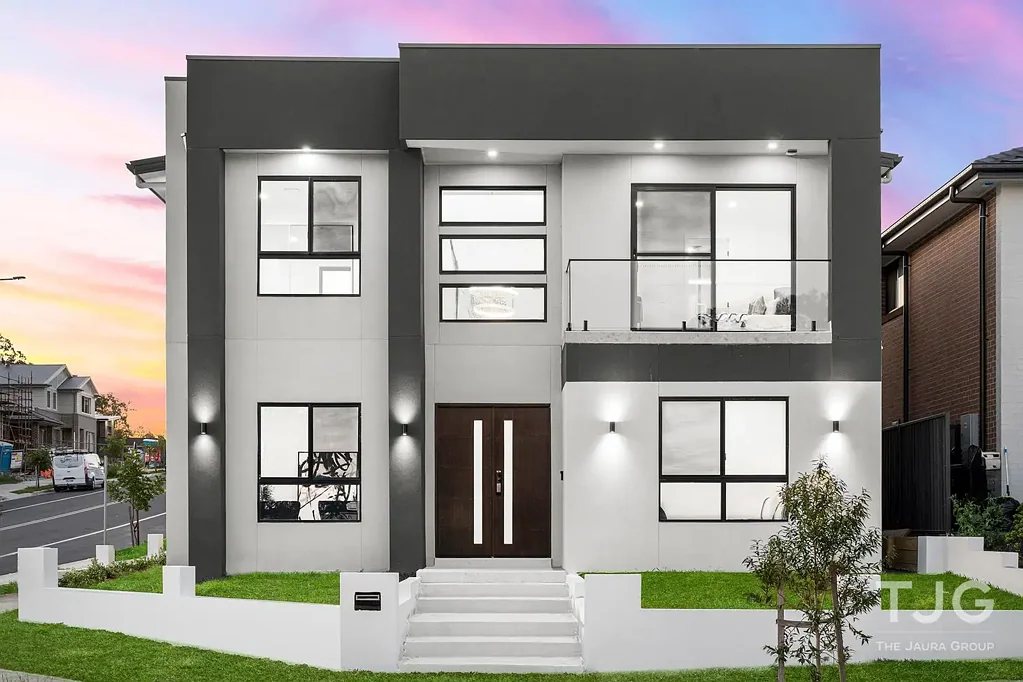 Oakville 5कमरा Brand-New Five-Bedroom Corner Home with Grand Interiors