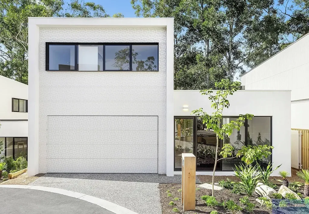 For Lease: Spacious and Modern Townhouse in Prime Chapel Hill Location!
