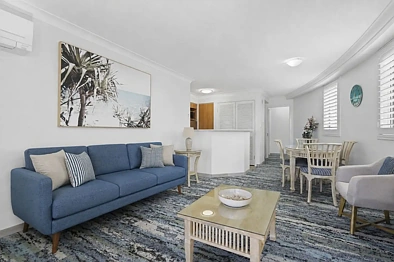 Broadbeach 2कमरा Fully Furnished Dual-Key Opportunity, Two Blocks from the Beach