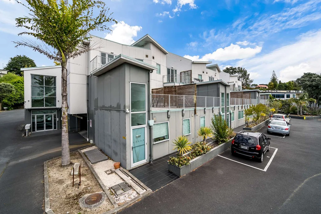 Schnapper Rock 30 Bedroom Invest Big, Develop Bigger: Opportunity Awaits!