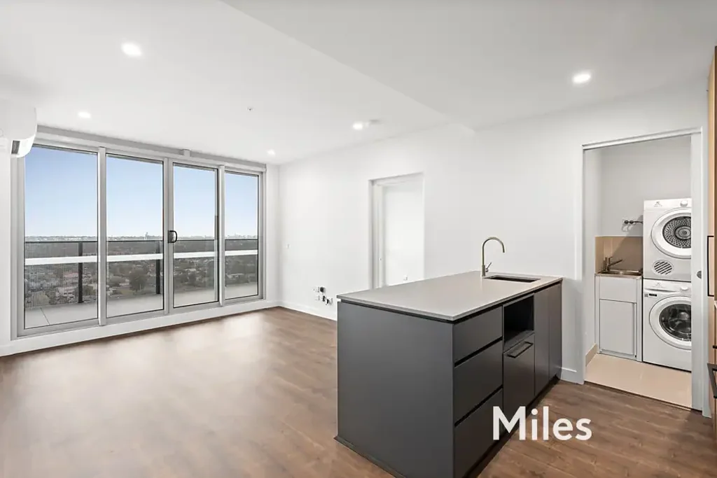 ELEGANT TWO BEDROOM PARTMENT WITH AMAZING VIEWS!